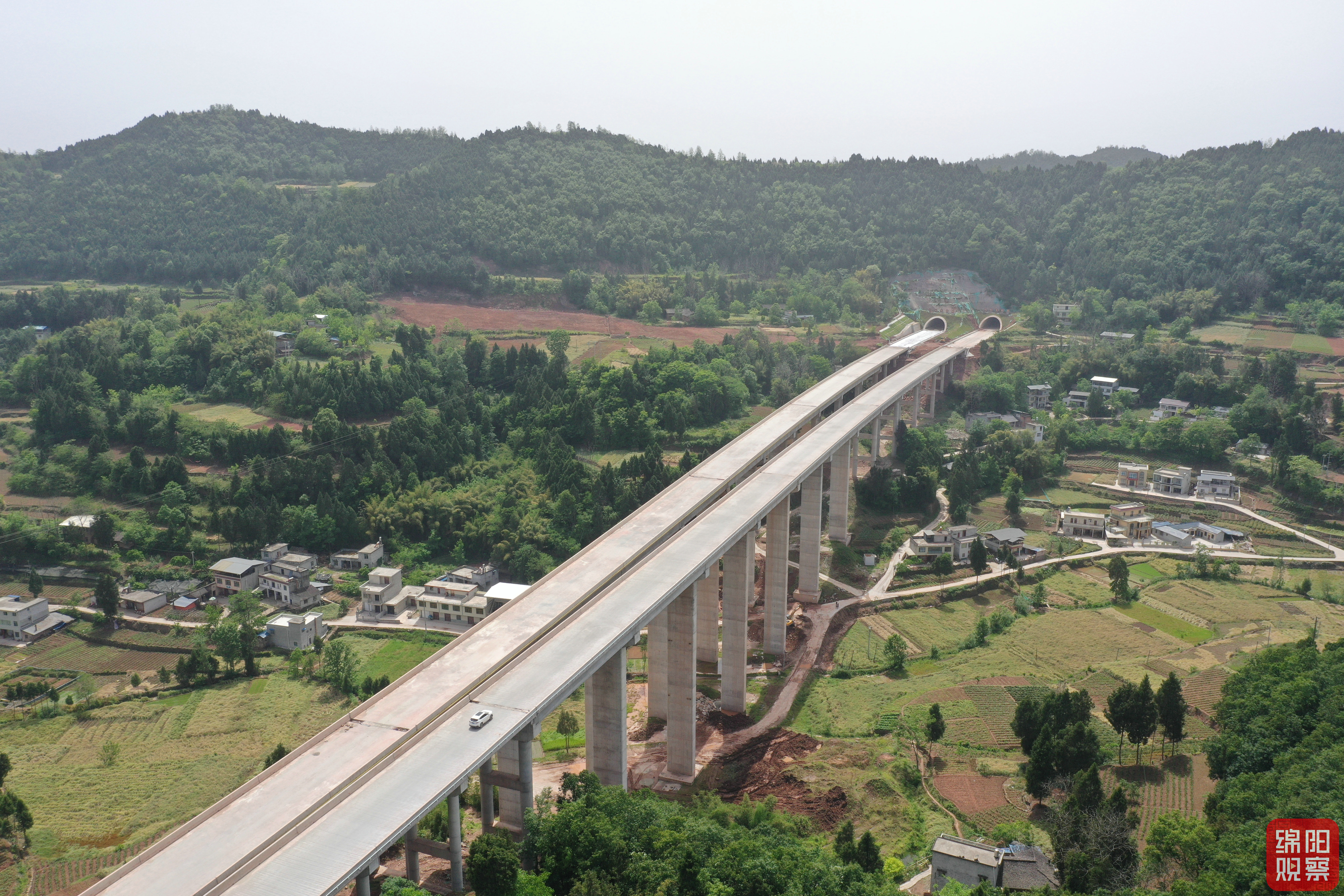 九岭岗大桥双向贯通.jpg